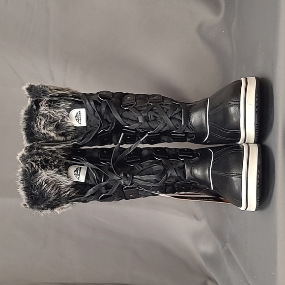 ALEADER Women's Waterproof Snow Boot, Black, Size 9 - Picture 1 of 8